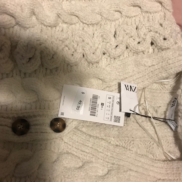 Shoes and sweater - Picture 6 of 6